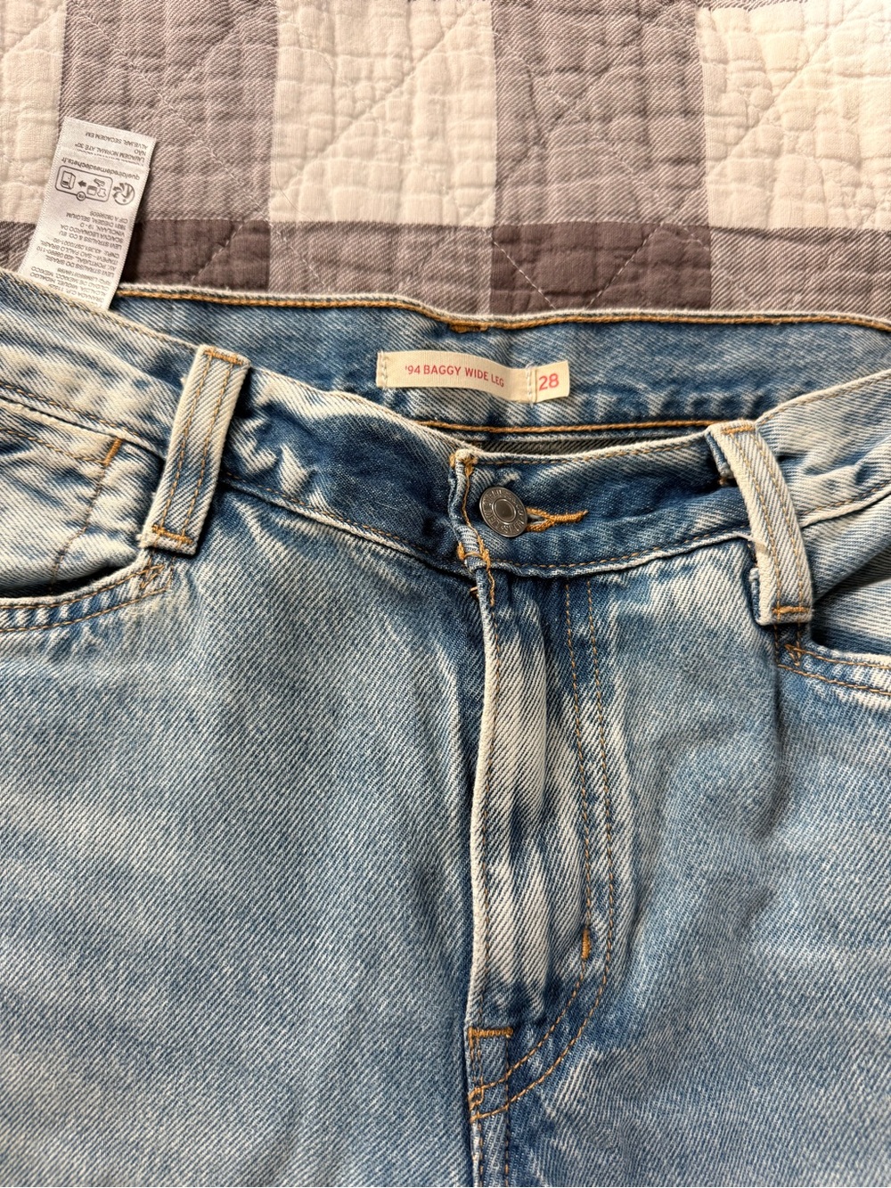 Women’s Levi’s ‘94 Baggy Wide Leg- Size 28
